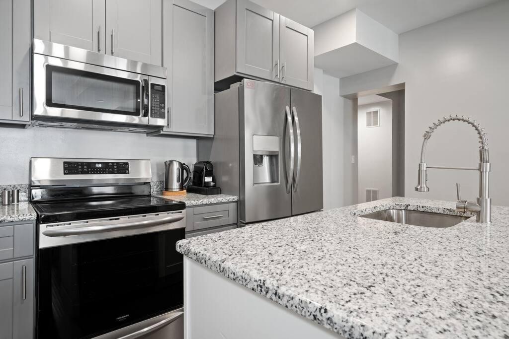 Apartment Downtown Hbg Gem: 2br Harrisburg