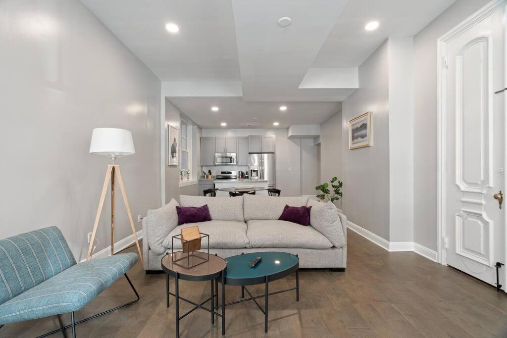 Downtown Hbg Gem: 2br Apartment