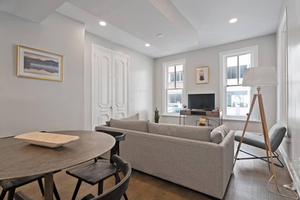 Apartment Downtown Hbg Gem: 2br Harrisburg